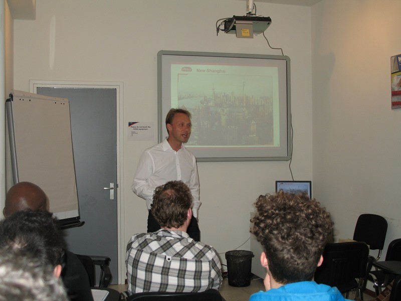 Young Captain Hein Schumacher geeft MasterClass aan Johan Cruijff Institute